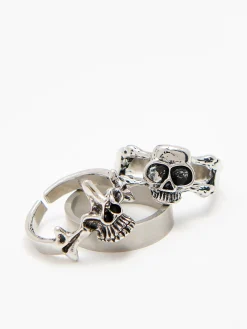 Pierścionki w punkowym stylu