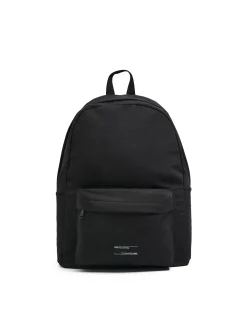 Pojemny plecak z naszywką