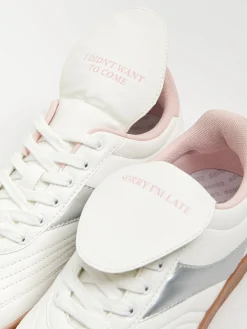 Sneakersy z ozdobnymi wstawkami