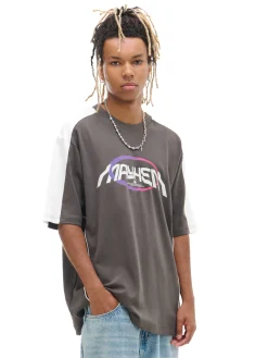 Sportowa koszulka z napisem