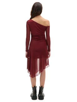 Sukienka midi z odkrytym ramieniem