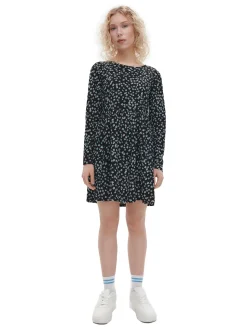 Sukienka w kwiatowy wzór