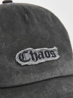 Szara czapka z daszkiem