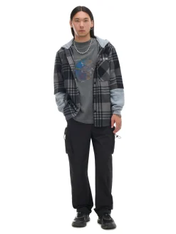 Szara koszula z kapturem i kieszeniami