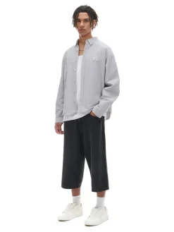 Szara koszula z ozdobnym wykończeniem