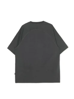 Szara koszulka z kieszenią