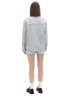 Szara kurtka jeansowa