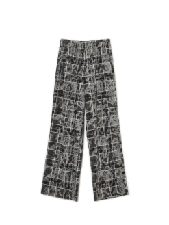 Szare spodnie w marmurkową kratę