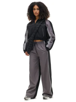 Szare spodnie z lampasami