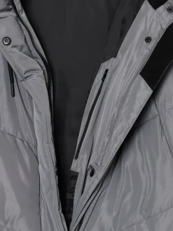 Szary płaszcz z kapturem