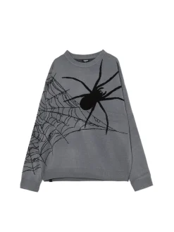 Szary sweter z pająkiem