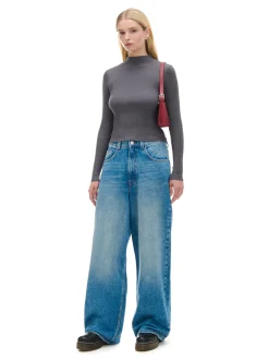 Szary sweter z półgolfem