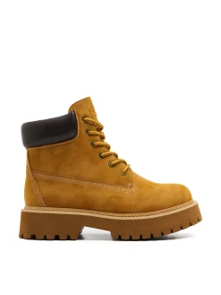 Sznurowane botki na zimę