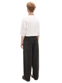 Sztruksowe szerokie spodnie chino