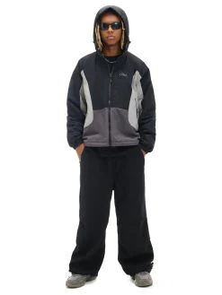 Trójkolorowa kurtka z kapturem