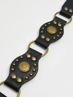 Wąski pasek z ozdobnymi detalami