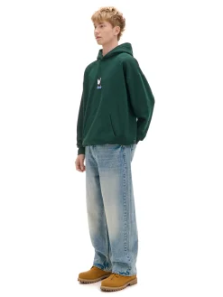 Zielona bluza z gęsią na deskorolce