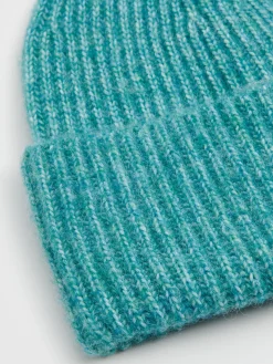 Zielona czapka z domieszką wełny